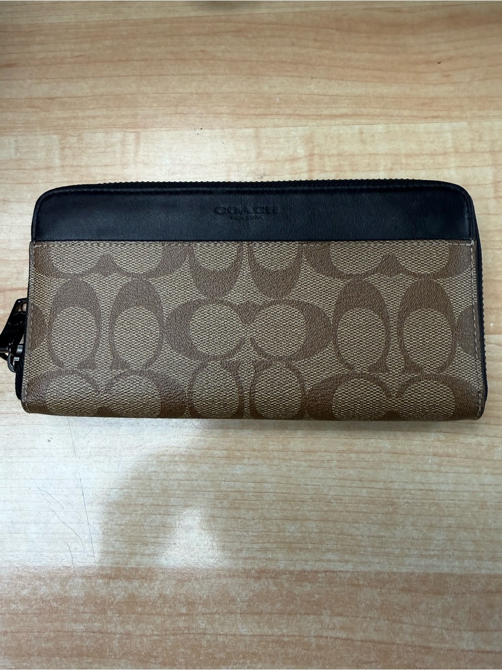 Coach Signature Canvas Zip long Wallet in Brown and Black
